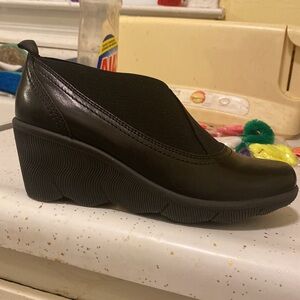 Cobb Hill Revhert in black. 6.5.